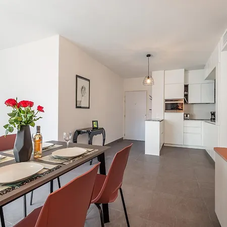 Queen Riviera : Climatisation, Parking, Terrasse Mentone