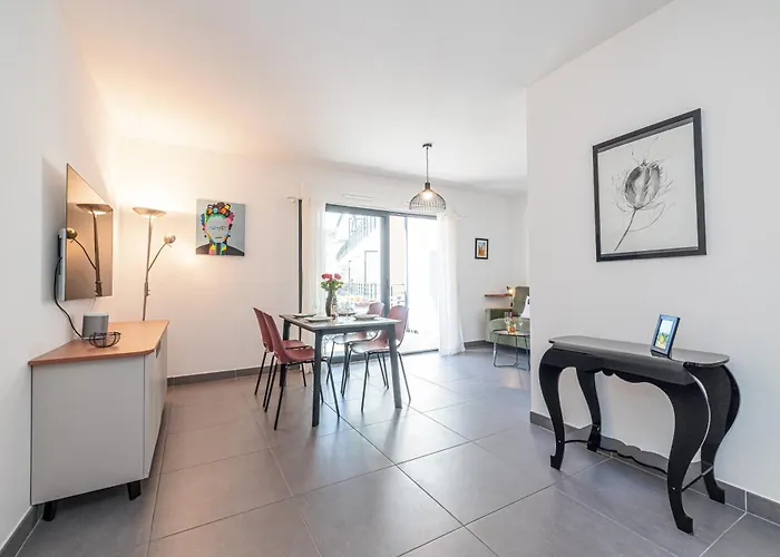 Queen Riviera : Climatisation, Parking, Terrasse Appartement