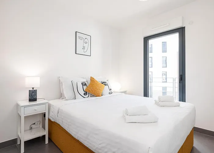 Queen Riviera : Climatisation, Parking, Terrasse Appartement