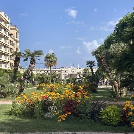 Queen Riviera : Climatisation, Parking, Terrasse Апартаменты Ментона