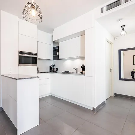 Apartment Queen Riviera : Climatisation, Parking, Terrasse