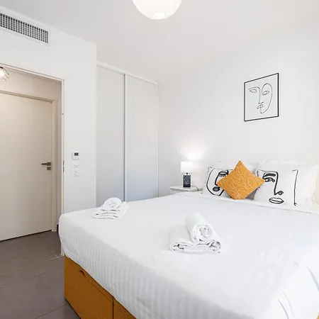 Appartement Queen Riviera : Climatisation, Parking, Terrasse