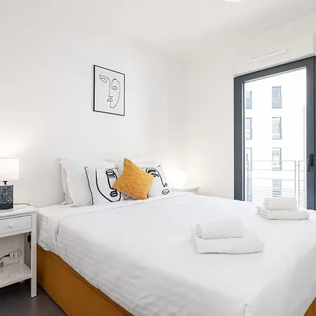 Queen Riviera : Climatisation, Parking, Terrasse Апартаменты