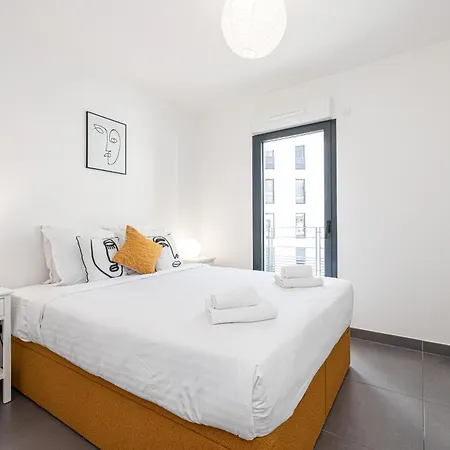 Appartement Queen Riviera : Climatisation, Parking, Terrasse