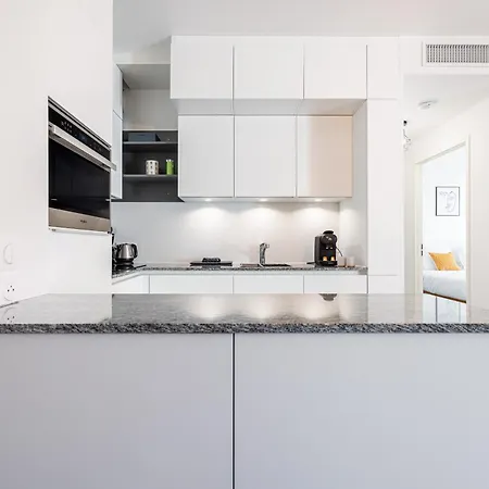 Queen Riviera : Climatisation, Parking, Terrasse Апартаменты *