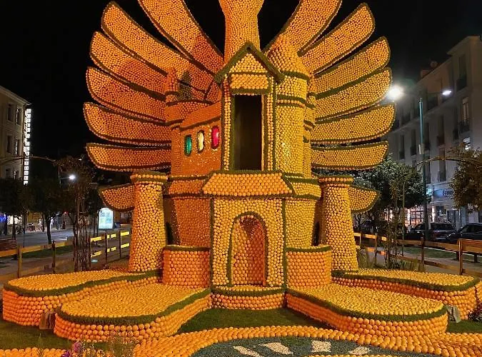 Queen Riviera : Climatisation, Parking, Terrasse 公寓 芒通