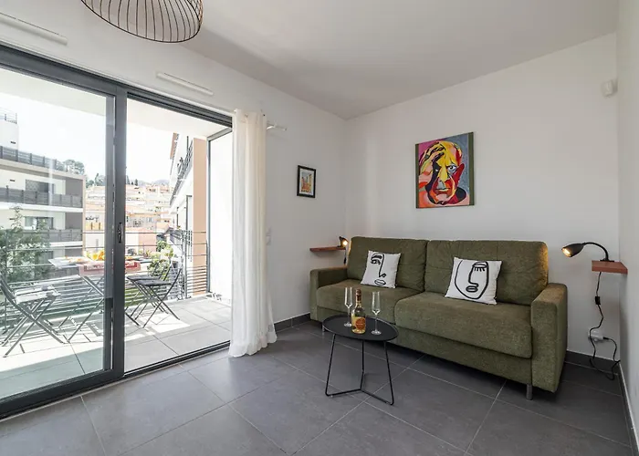 Queen Riviera : Climatisation, Parking, Terrasse 아파트 멍똥