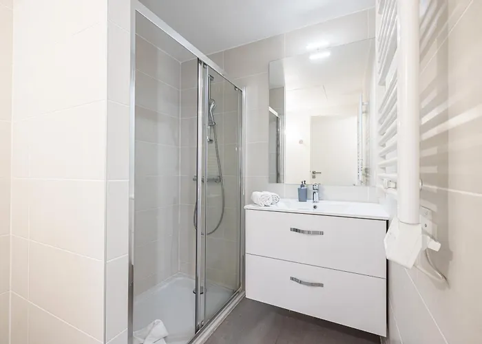 Queen Riviera : Climatisation, Parking, Terrasse 아파트 *