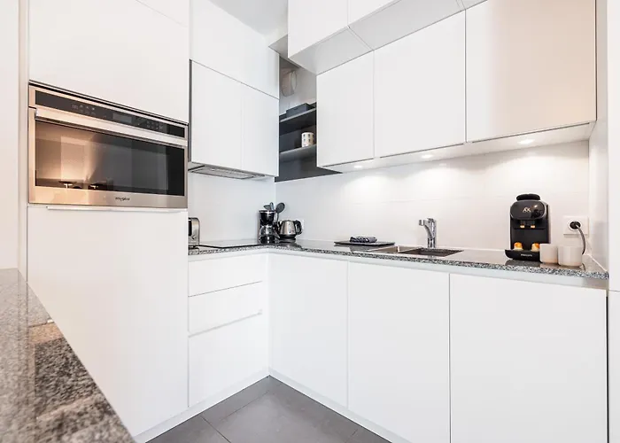 Апартаменти Queen Riviera : Climatisation, Parking, Terrasse Мантон