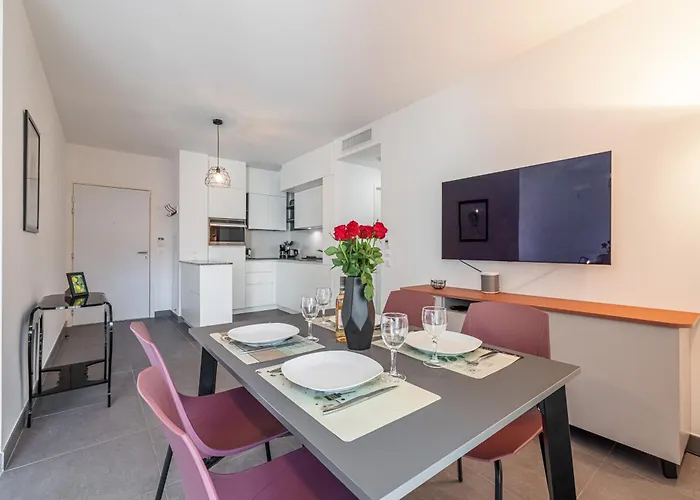 Queen Riviera : Climatisation, Parking, Terrasse * 芒通