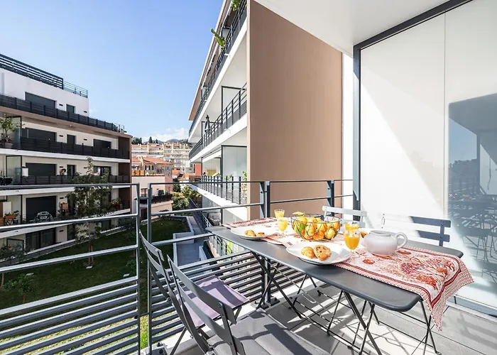 Queen Riviera : Climatisation, Parking, Terrasse 公寓 芒通